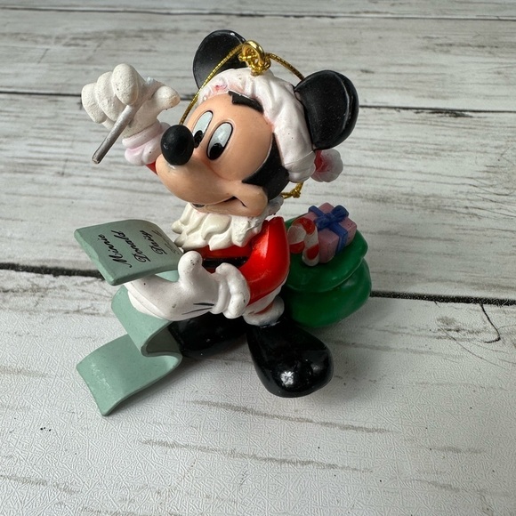Disney Mickey Mouse Santa Checking list Vintage 1996 Christmas Ornament - Picture 4 of 6